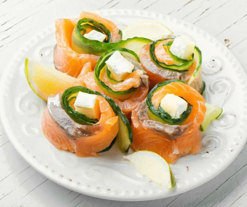 chatelaine smoked salmon roll on cucumber recipe